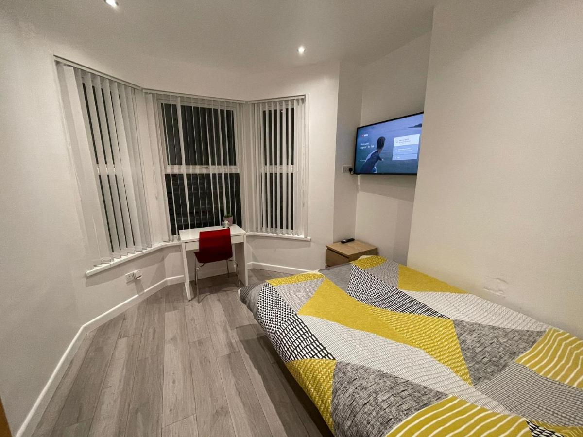 Selection Of Stylish Apartments Within Walking Distance Of Cardiff City Centre Ngoại thất bức ảnh