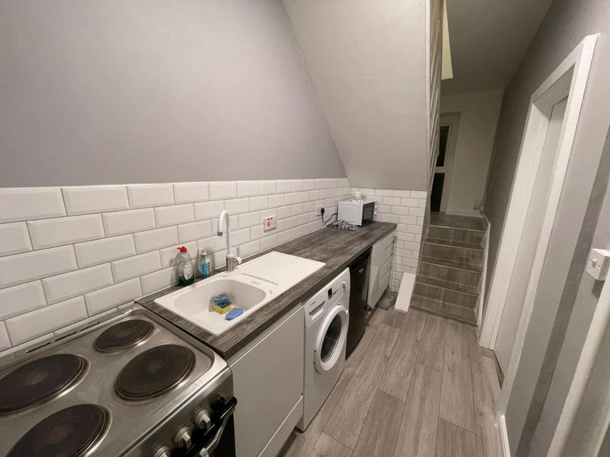 Selection Of Stylish Apartments Within Walking Distance Of Cardiff City Centre Ngoại thất bức ảnh