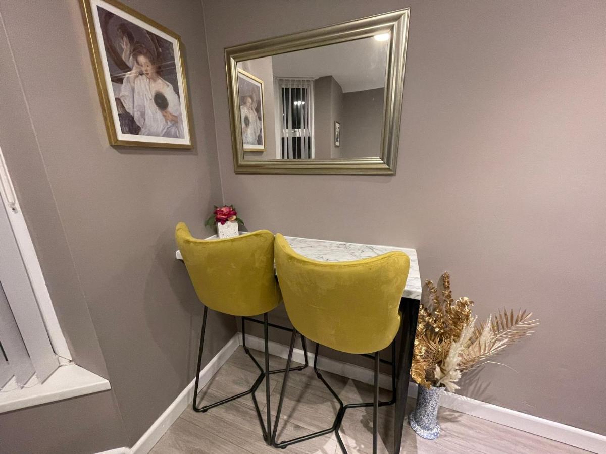 Selection Of Stylish Apartments Within Walking Distance Of Cardiff City Centre Ngoại thất bức ảnh
