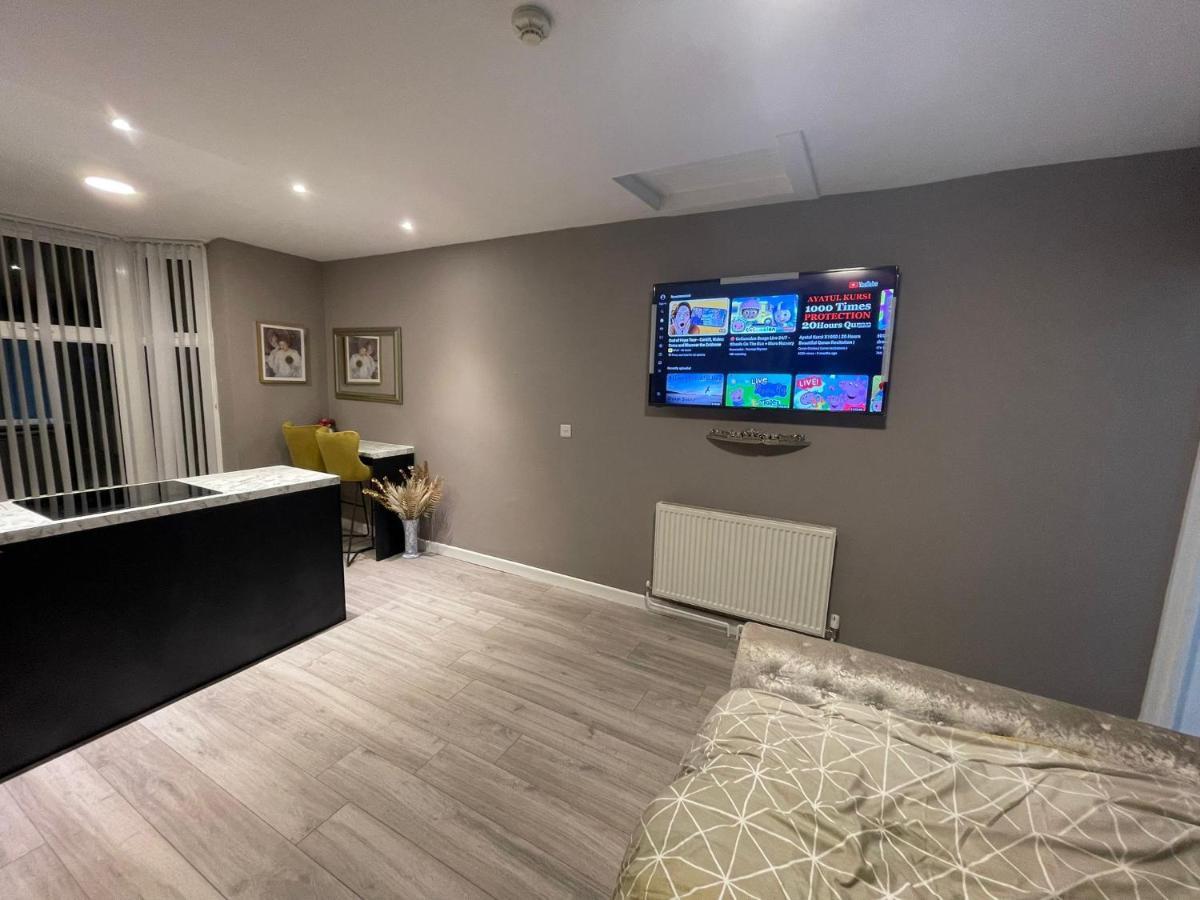 Selection Of Stylish Apartments Within Walking Distance Of Cardiff City Centre Ngoại thất bức ảnh