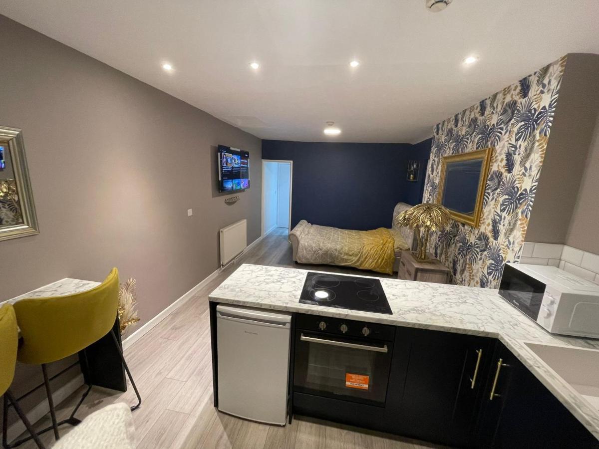 Selection Of Stylish Apartments Within Walking Distance Of Cardiff City Centre Ngoại thất bức ảnh
