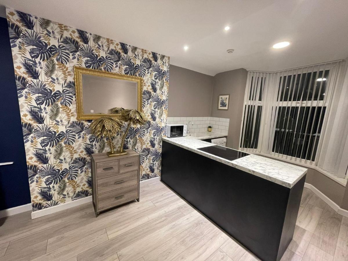 Selection Of Stylish Apartments Within Walking Distance Of Cardiff City Centre Ngoại thất bức ảnh